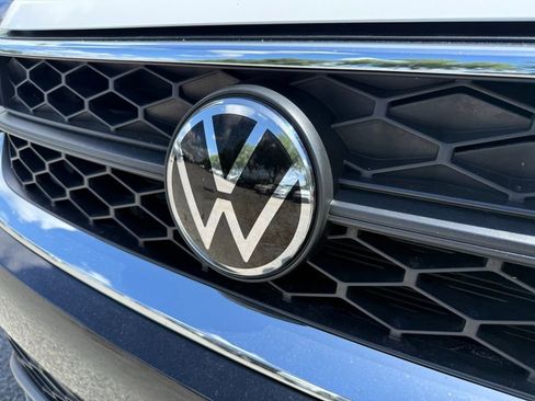 Used 2022 Volkswagen Taos SE image 6