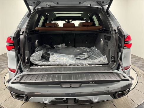 New 2026 BMW X5 xDrive50e w/ M Sport Package AWD/4WD image 21