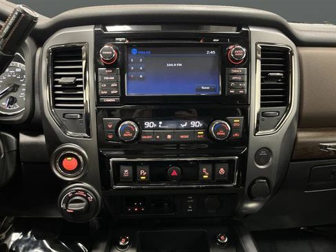 Used 2017 Nissan Titan Platinum Reserve AWD/4WD image 9