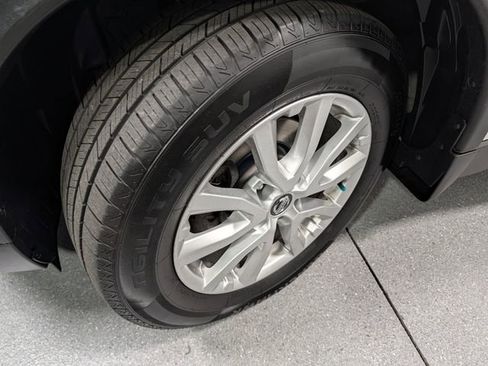 Used 2019 Nissan Rogue S w/ Special Edition Package AWD/4WD image 9