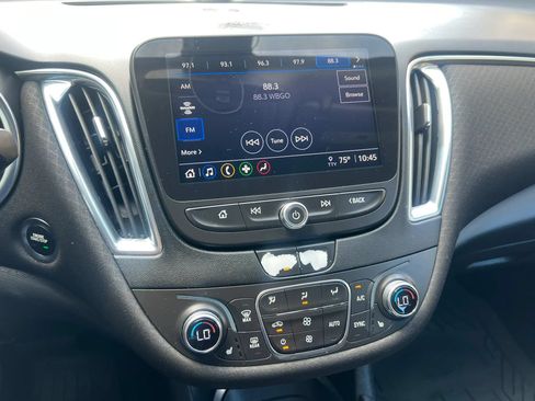 Used 2021 Chevrolet Malibu LT FWD image 18