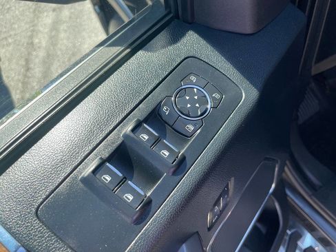 Used 2015 Ford F150 Platinum w/ Equipment Group 701A Luxury AWD/4WD image 26