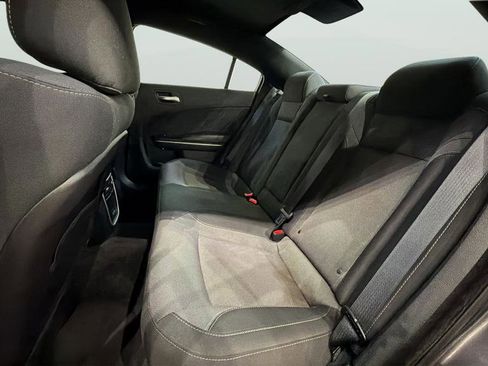 Used 2018 Dodge Charger R/T image 32