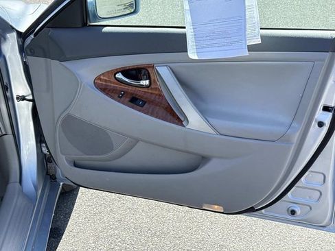 Used 2010 Toyota Camry Hybrid FWD image 8