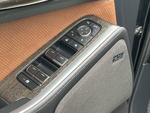 Used 2024 Lexus GX 550 w/ Accessory Package (Z1) AWD/4WD image 19