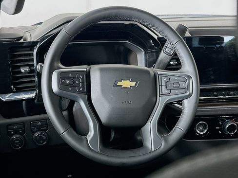 Used 2024 Chevrolet Silverado 1500 LT AWD/4WD image 18