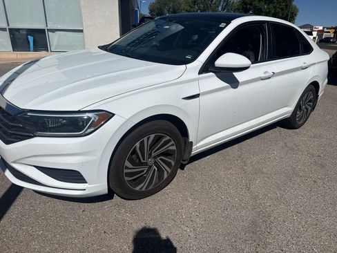 Used 2020 Volkswagen Jetta SEL FWD image 2