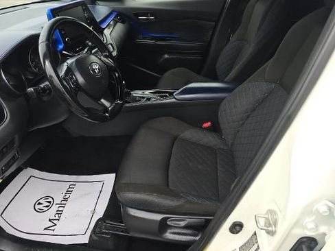 Used 2021 Toyota C-HR XLE image 4