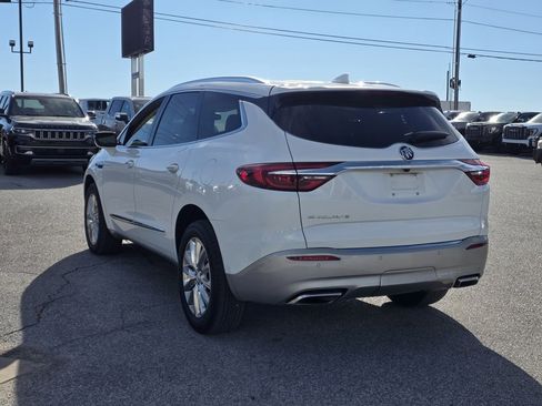 Used 2021 Buick Enclave Essence image 5