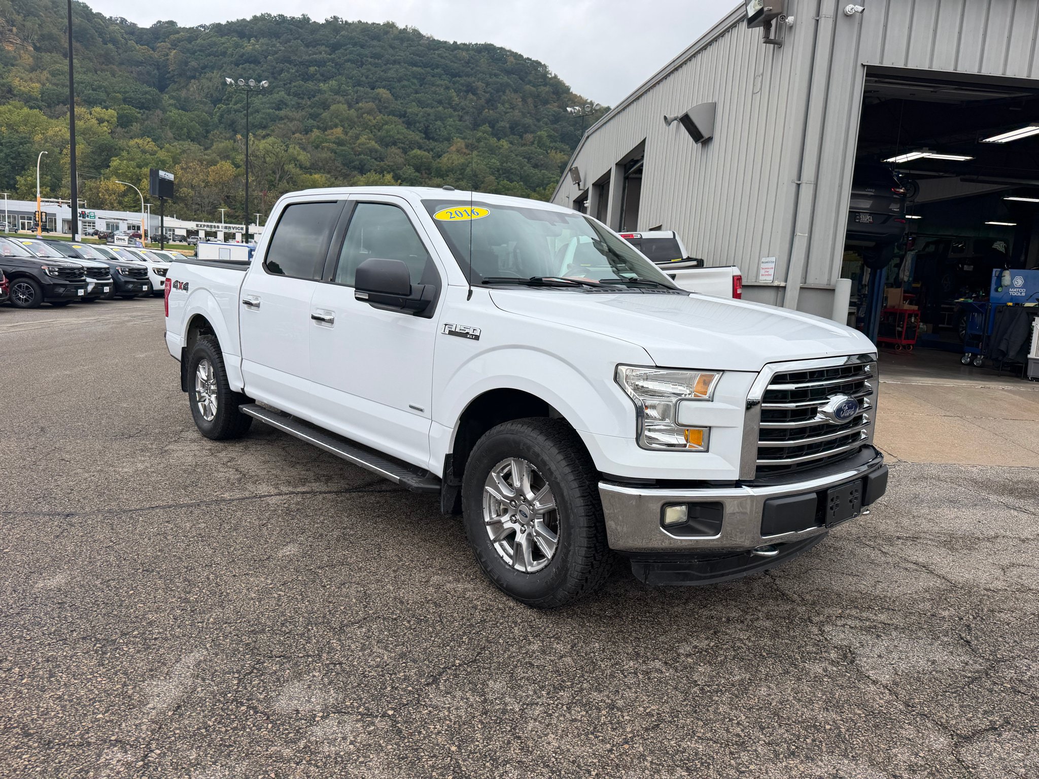Used 2016 Ford F150 XLT w/ Equipment Group 302A Luxury AWD/4WD image 3