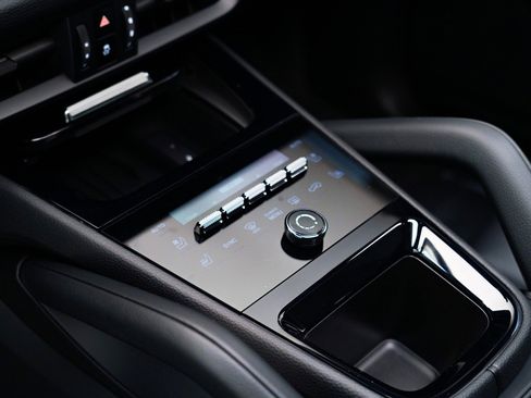 Used 2025 Porsche Cayenne S image 27