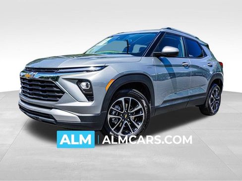 Used 2025 Chevrolet TrailBlazer LT FWD image 1