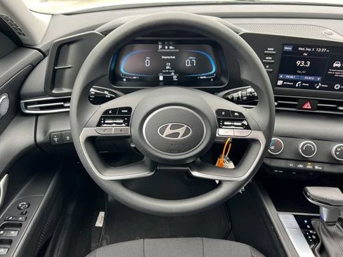 New 2026 Hyundai Elantra SE FWD image 13