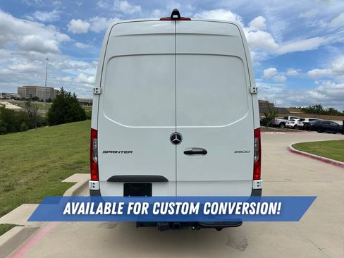 Used 2022 Mercedes-Benz Sprinter 2500 image 6