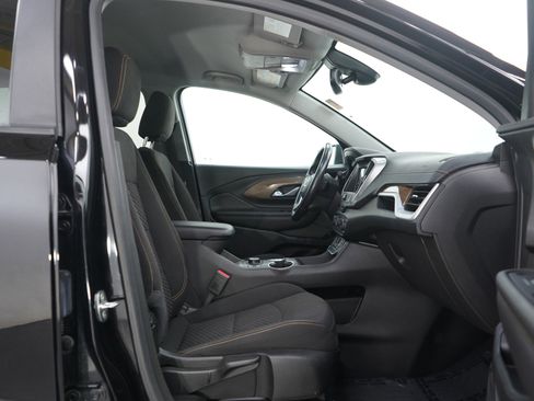 Used 2021 GMC Terrain SLE w/ Driver Convenience Package image 9