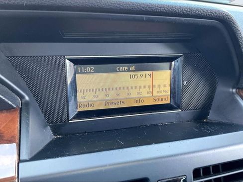 Used 2011 Mercedes-Benz GLK 350 2WD image 21