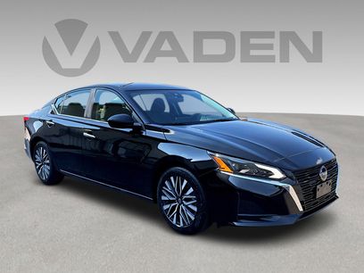 Used 2024 Nissan Altima 2.5 SV