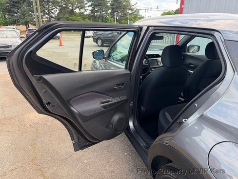 Used 2020 Nissan Kicks SV FWD image 10