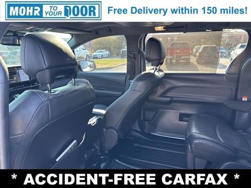 Used 2023 Toyota Sienna XSE image 31