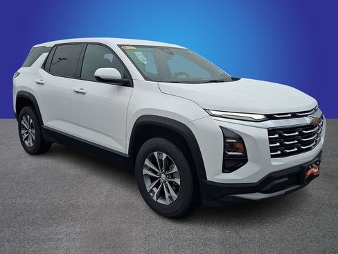 Used 2025 Chevrolet Equinox LT FWD image 3
