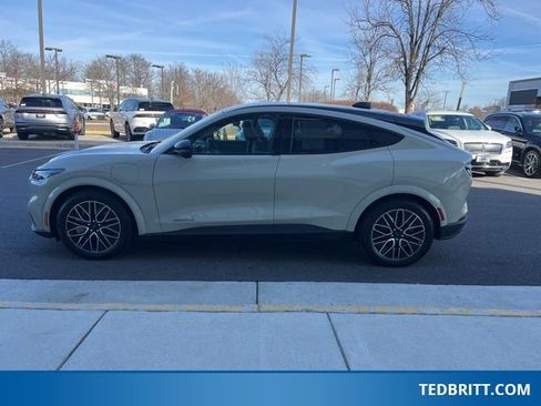 Certified 2025 Ford Mustang Mach-E Premium image 4