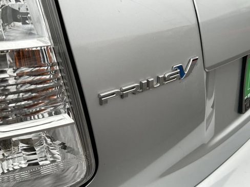 Used 2012 Toyota Prius V Three image 8