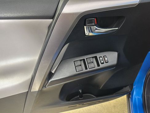 Used 2016 Toyota RAV4 XLE AWD/4WD image 26