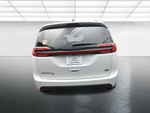 New 2026 Chrysler Pacifica Select w/ S Appearance Package image 7