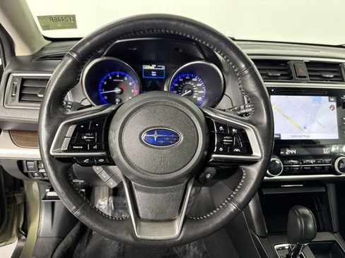 Used 2018 Subaru Outback 3.6R Touring AWD/4WD image 11