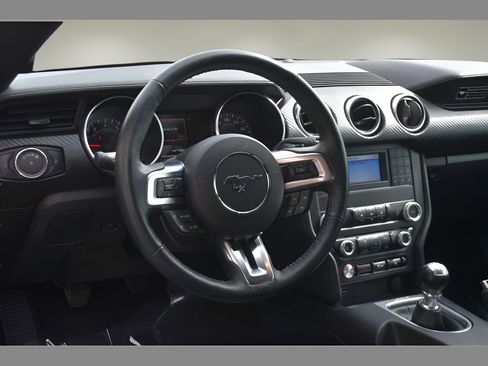 Used 2020 Ford Mustang Coupe RWD image 13