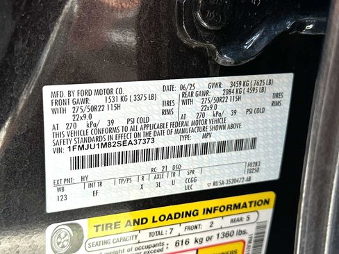 Used 2025 Ford Expedition Platinum w/ Driver's Package AWD/4WD image 22