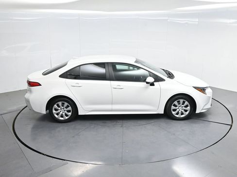 Used 2025 Toyota Corolla LE FWD image 70