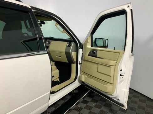 Used 2015 Ford Expedition Limited w/ Equipment Group 301A AWD/4WD image 33