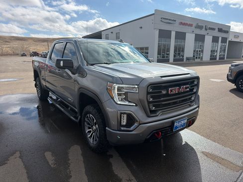 Used 2021 GMC Sierra 1500 AT4 w/ Technology Package image 17