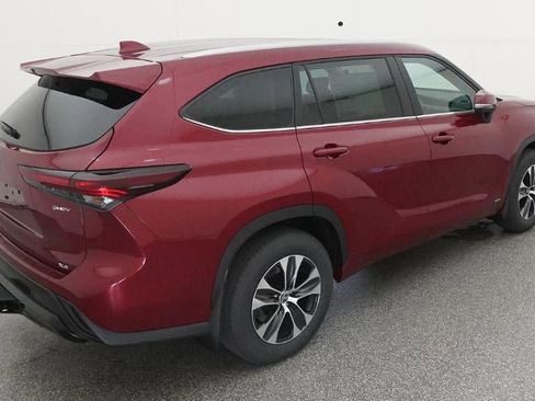 New 2026 Toyota Highlander XLE image 9