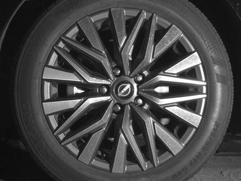 Used 2025 Nissan Altima 2.5 SV FWD image 12