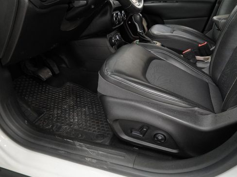 Certified 2017 Jeep Renegade Trailhawk image 45