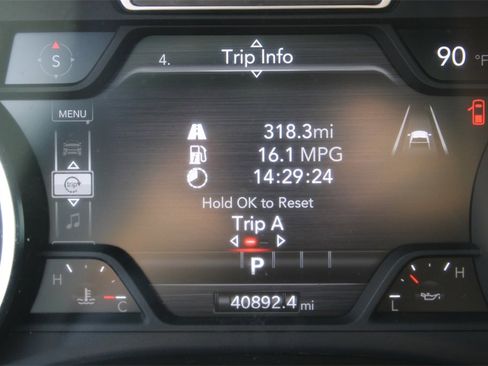 Used 2025 RAM 1500 Laramie image 15