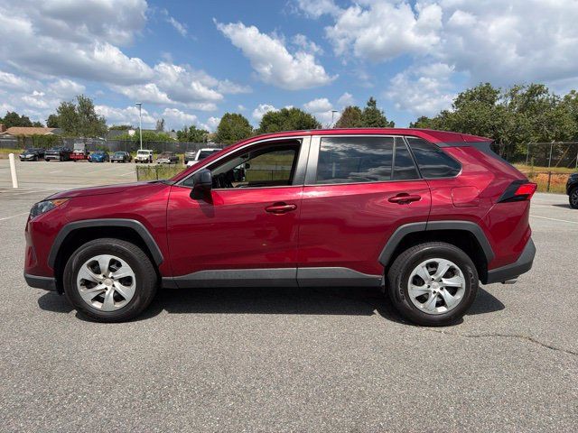 Used 2022 Toyota RAV4 LE AWD/4WD image 5
