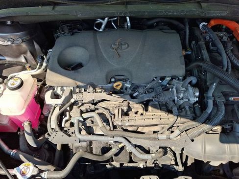 Used 2023 Toyota Sienna XLE AWD/4WD image 27