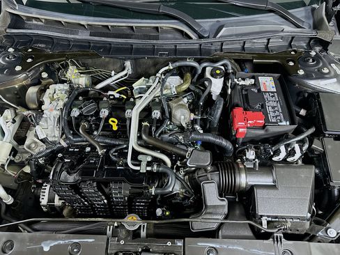 Used 2025 Nissan Altima 2.5 SV FWD image 31