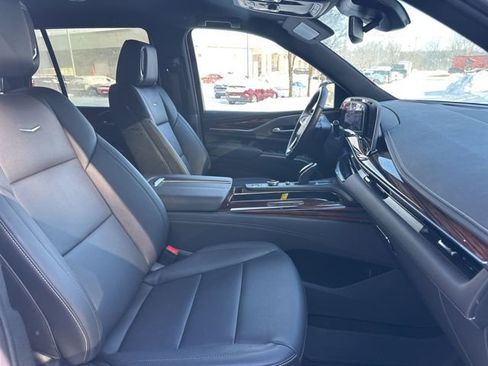 Certified 2024 Cadillac Escalade Luxury w/ LPO, Floor Liner Package image 32