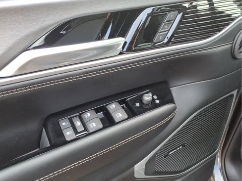 New 2026 Jeep Grand Wagoneer 4WD image 17