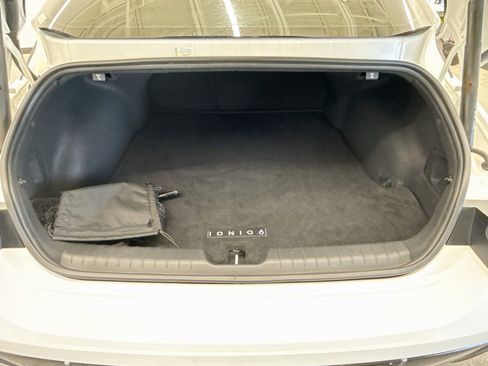 Used 2024 Hyundai Ioniq 6 SE RWD image 30