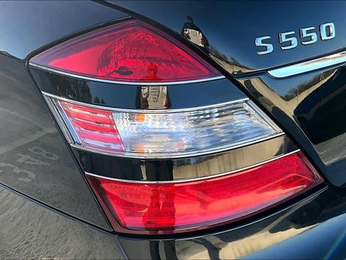 Used 2009 Mercedes-Benz S 550 5.5L V8 image 25