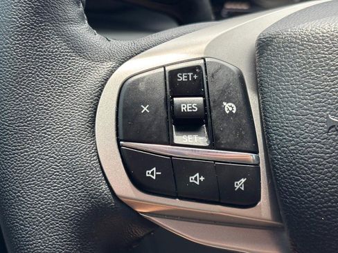 Used 2023 Ford Explorer XLT AWD/4WD image 21