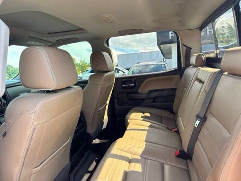 Used 2018 GMC Sierra 2500 Denali w/ Duramax Plus Package AWD/4WD image 10