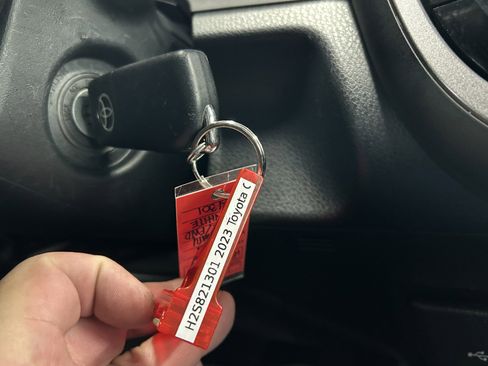 Used 2023 Toyota Camry SE image 38