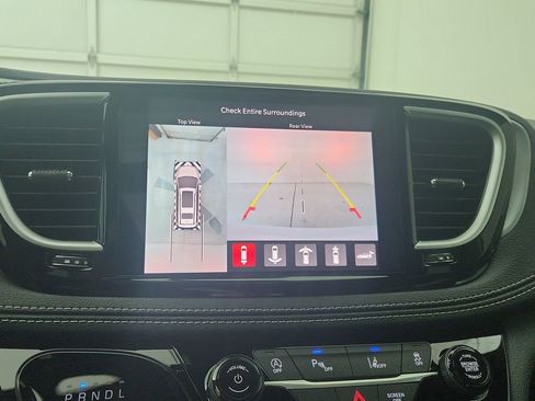 New 2026 Chrysler Pacifica Limited image 24