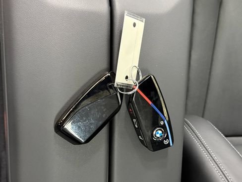 Used 2025 BMW M5 Touring AWD/4WD image 48